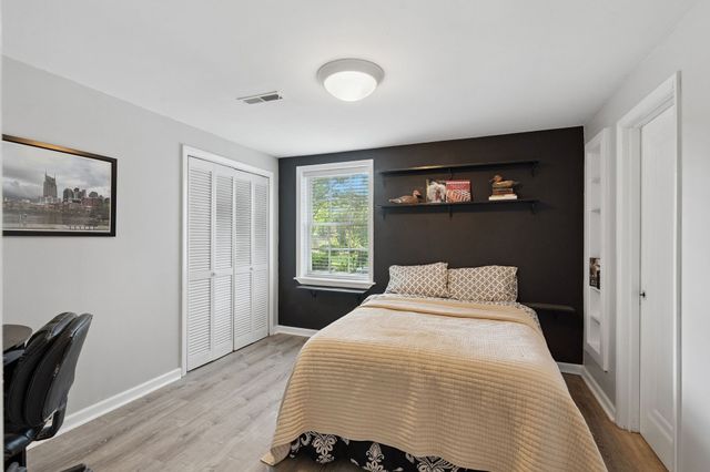 9032 S Harpeth Ct, Nashville, TN 37221