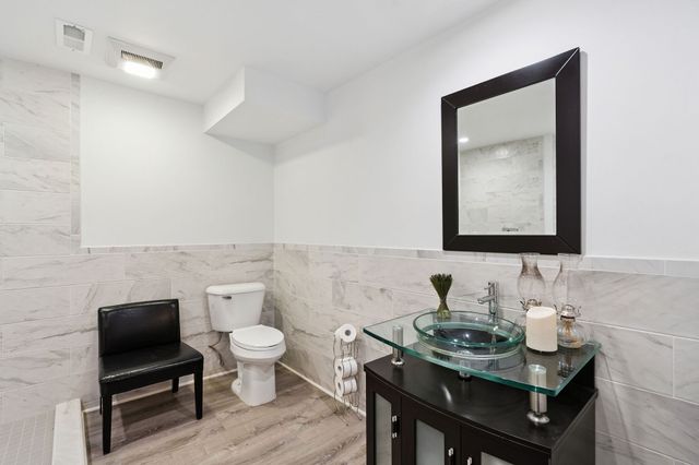 9032 S Harpeth Ct, Nashville, TN 37221