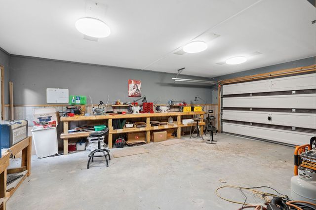 9032 S Harpeth Ct, Nashville, TN 37221