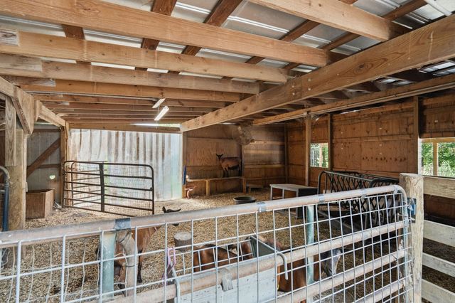 9032 S Harpeth Ct, Nashville, TN 37221