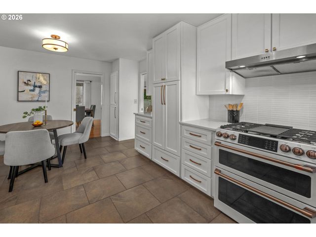 5138 Sw SANTA MONICA Ct, Portland, OR 97221