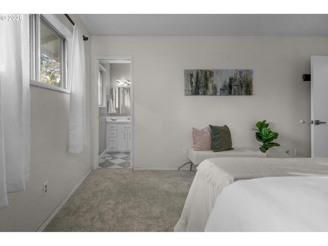 5138 Sw SANTA MONICA Ct, Portland, OR 97221