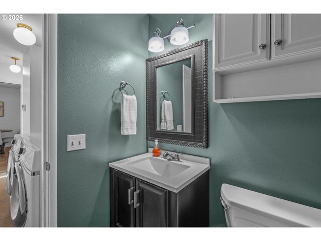 5138 Sw SANTA MONICA Ct, Portland, OR 97221