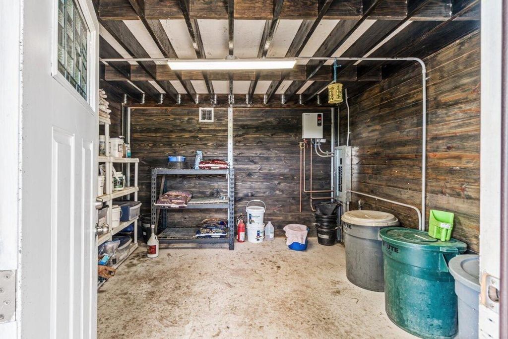 Image 11 of property listing at 2587 Skipiks Way, Wellington, FL 33470