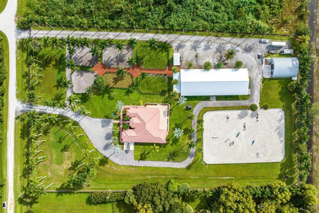 Image 22 of property listing at 2587 Skipiks Way, Wellington, FL 33470