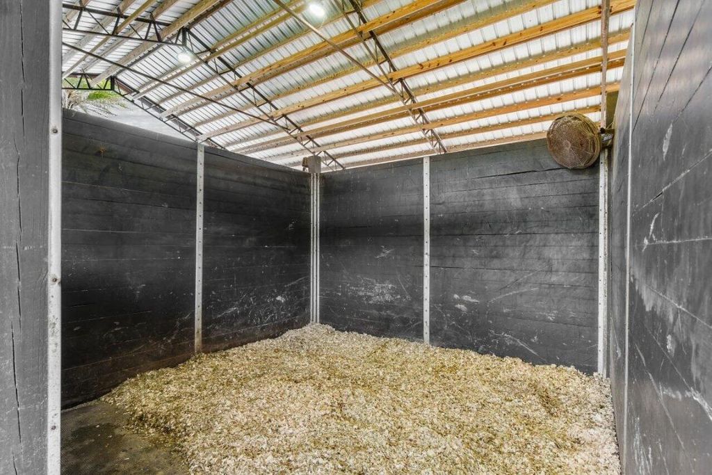 Image 8 of property listing at 2587 Skipiks Way, Wellington, FL 33470