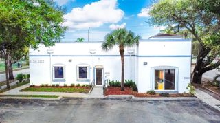 9009 NW 2nd St, Pembroke Pines, FL 33024