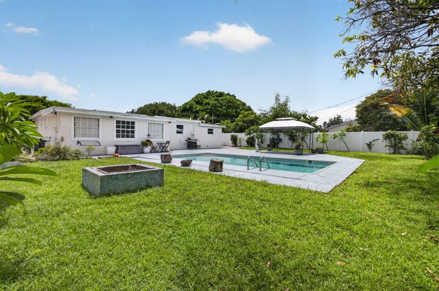 813 Date Palm Drive, Lake Park, FL 33403