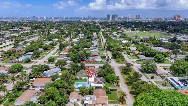 813 Date Palm Drive, Lake Park, FL 33403