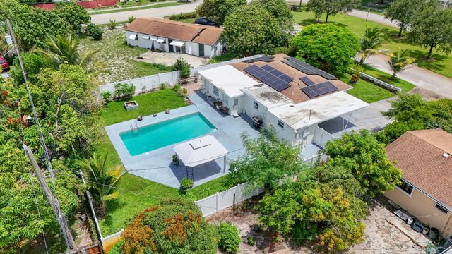 813 Date Palm Drive, Lake Park, FL 33403