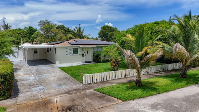 813 Date Palm Drive, Lake Park, FL 33403