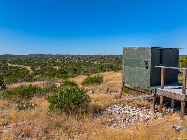 172 Sd 55576, Rocksprings, TX 78880