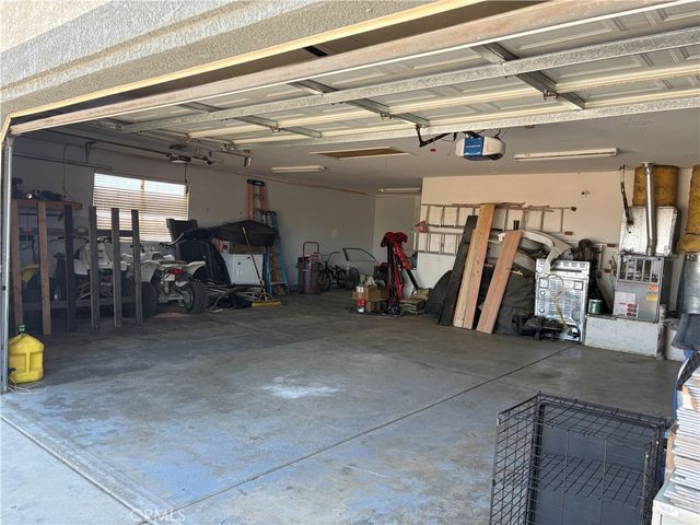 21923 Pacific, Apple Valley, CA 92308