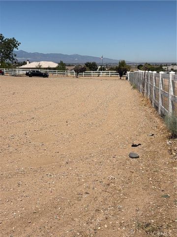 21923 Pacific, Apple Valley, CA 92308