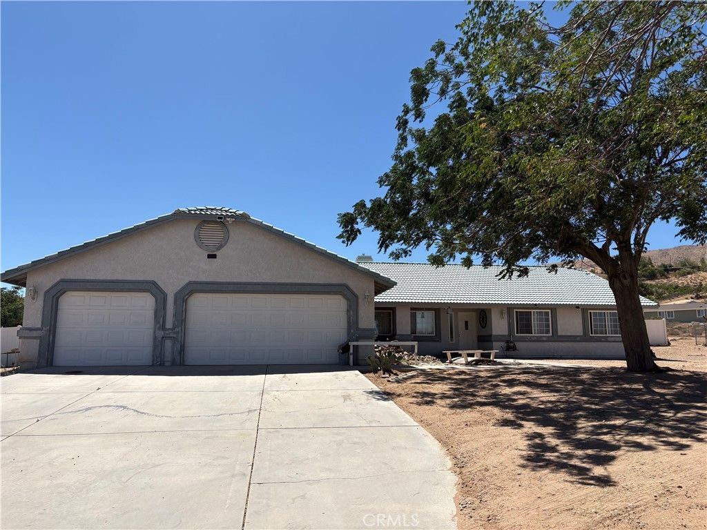 21923 Pacific, Apple Valley, CA 92308