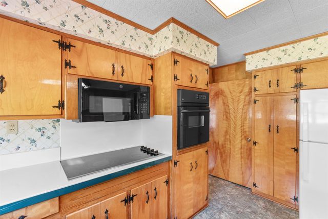 1594 Montford Rd., Georgetown, SC 29440