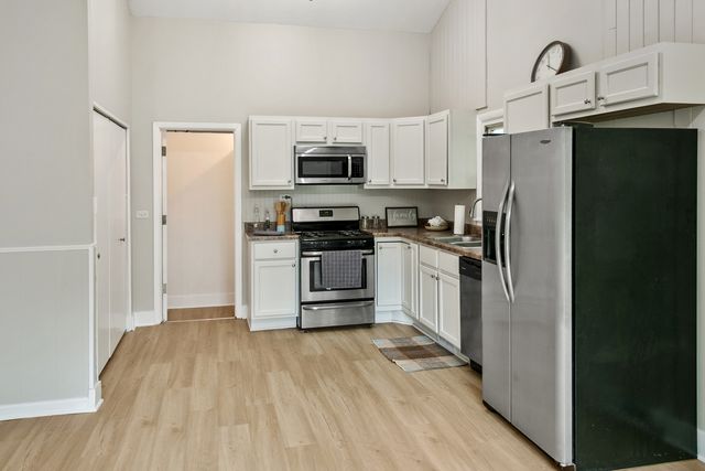 1930 Arthur Drive, Waukegan, IL 60087