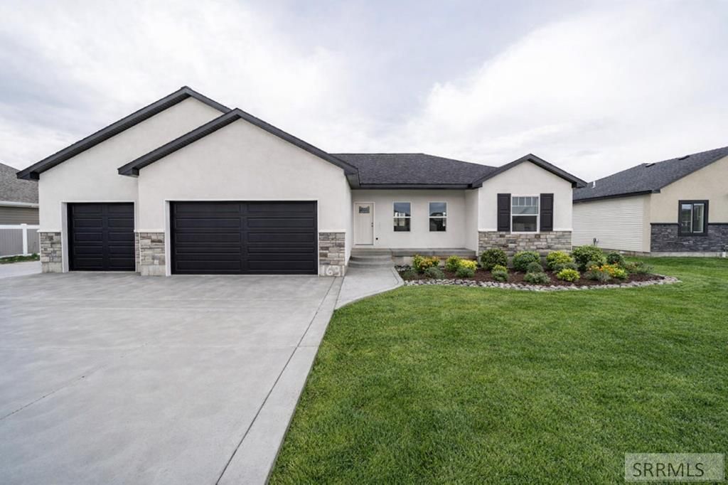 Image 1 of property listing at 1631 Palm Springs Drive, Idaho Falls, ID 83404