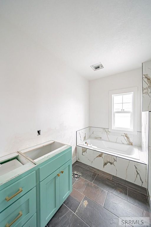 Image 16 of property listing at 1631 Palm Springs Drive, Idaho Falls, ID 83404