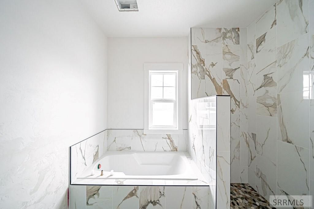 Image 17 of property listing at 1631 Palm Springs Drive, Idaho Falls, ID 83404