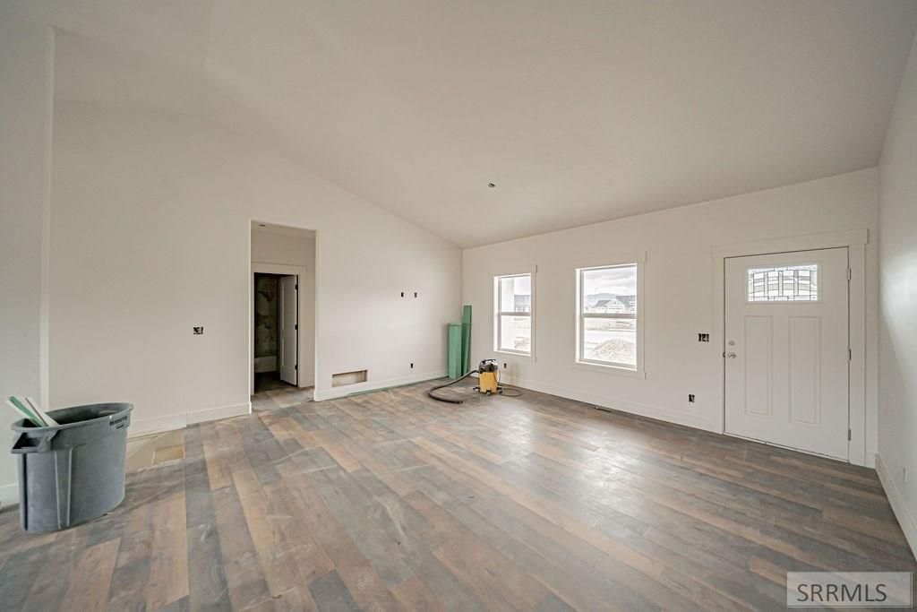 Image 4 of property listing at 1631 Palm Springs Drive, Idaho Falls, ID 83404