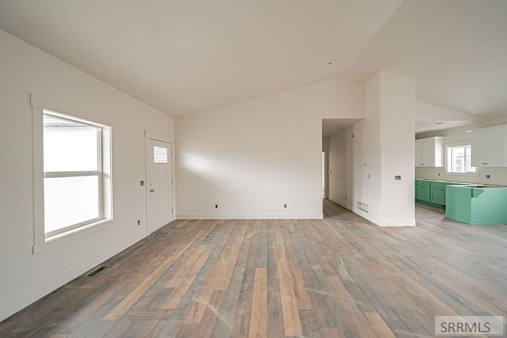 Image 6 of property listing at 1631 Palm Springs Drive, Idaho Falls, ID 83404