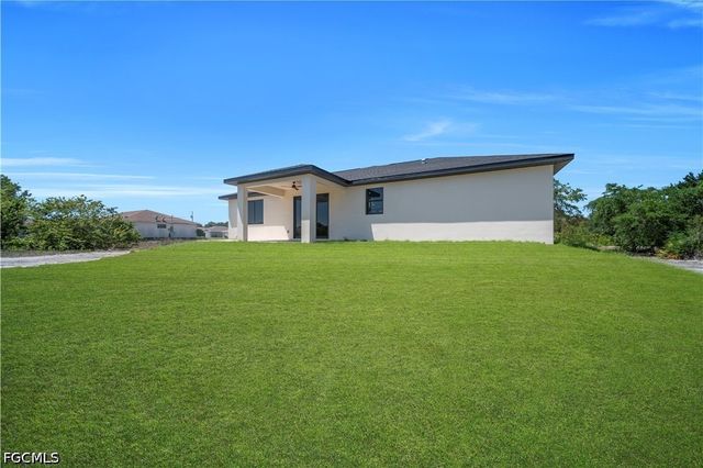 2707 29th ST SW, Lehigh Acres, FL 33976