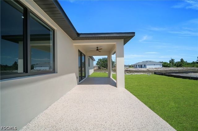 2707 29th ST SW, Lehigh Acres, FL 33976