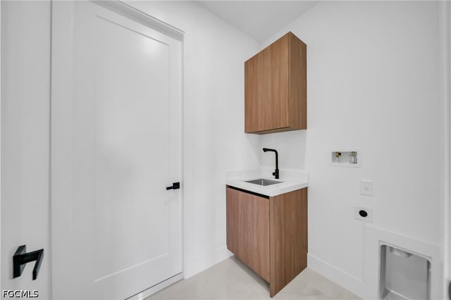 2707 29th ST SW, Lehigh Acres, FL 33976