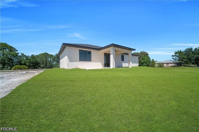 2707 29th ST SW, Lehigh Acres, FL 33976