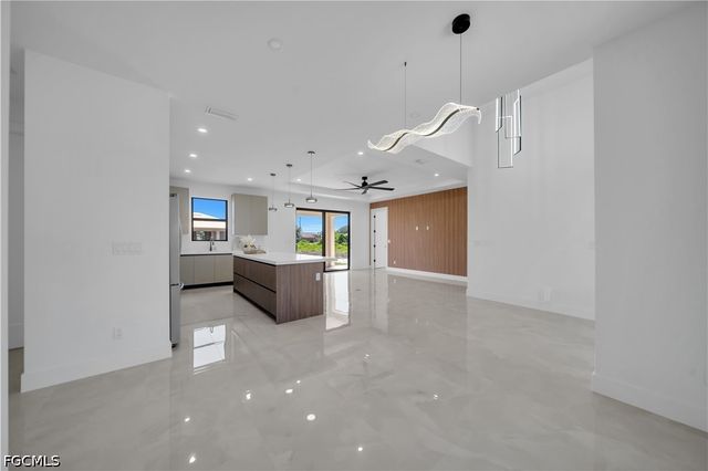 2707 29th ST SW, Lehigh Acres, FL 33976