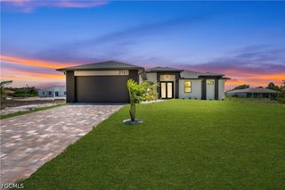 2707 29th ST SW, Lehigh Acres, FL 33976