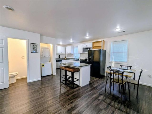 2533 Godfrey Drive, Atlanta, GA 30318