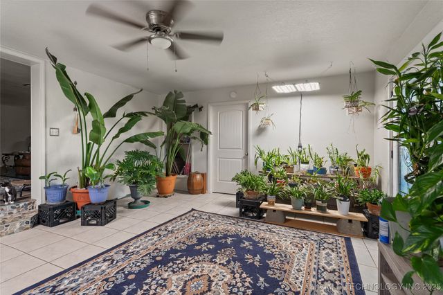 30 Peach Street, Healdton, OK 73438