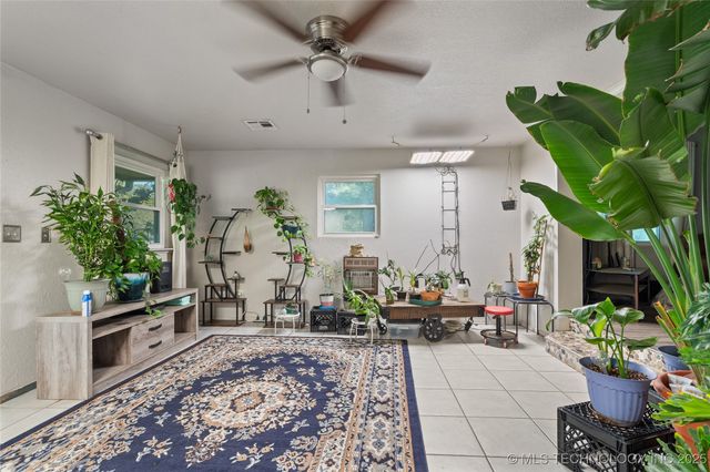 30 Peach Street, Healdton, OK 73438