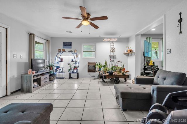 30 Peach Street, Healdton, OK 73438