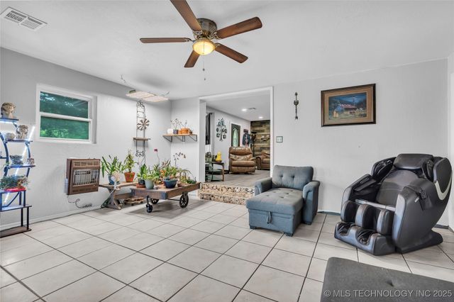 30 Peach Street, Healdton, OK 73438