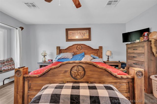 30 Peach Street, Healdton, OK 73438