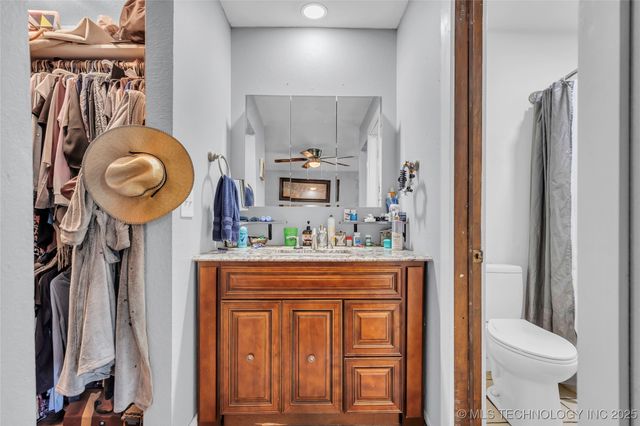 30 Peach Street, Healdton, OK 73438