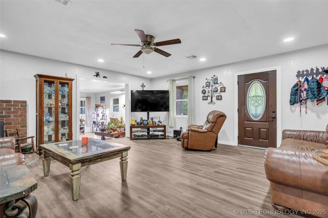 30 Peach Street, Healdton, OK 73438