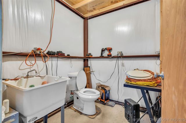 30 Peach Street, Healdton, OK 73438