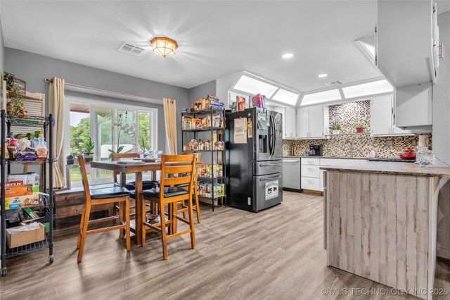 30 Peach Street, Healdton, OK 73438