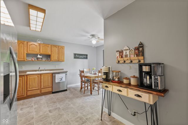 6442 S 300 W, Trafalgar, IN 46181