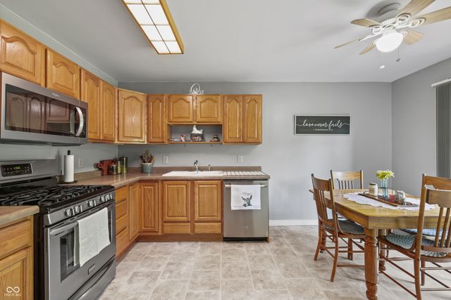 6442 S 300 W, Trafalgar, IN 46181