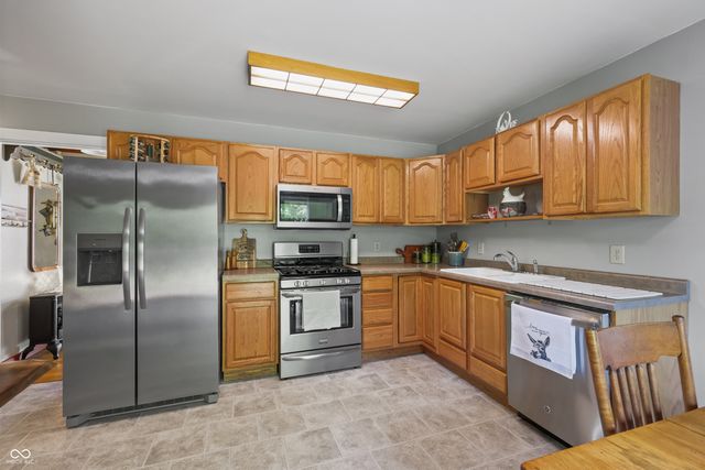 6442 S 300 W, Trafalgar, IN 46181