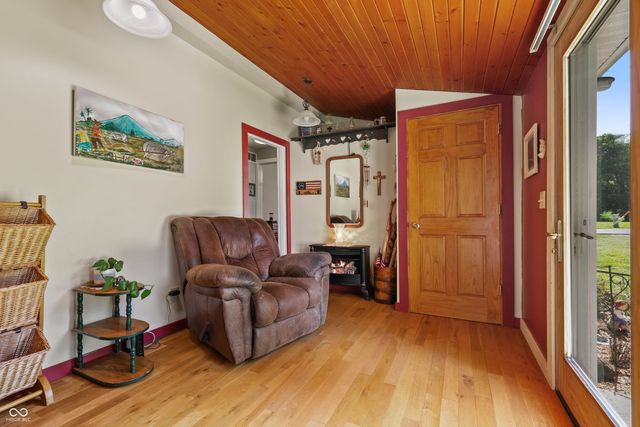 6442 S 300 W, Trafalgar, IN 46181