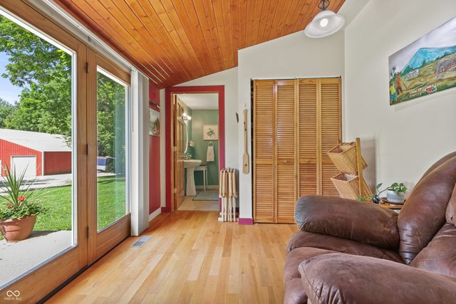 6442 S 300 W, Trafalgar, IN 46181