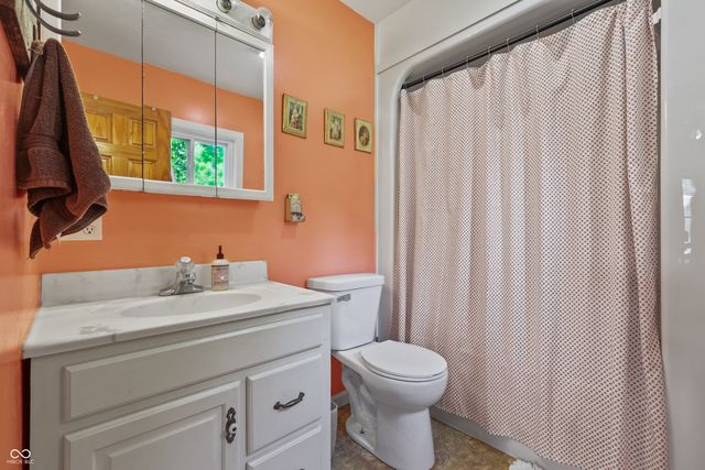6442 S 300 W, Trafalgar, IN 46181