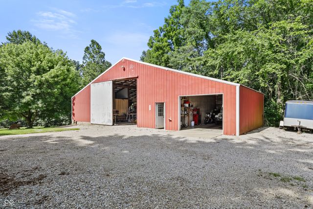 6442 S 300 W, Trafalgar, IN 46181