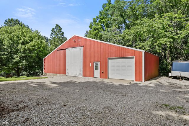 6442 S 300 W, Trafalgar, IN 46181